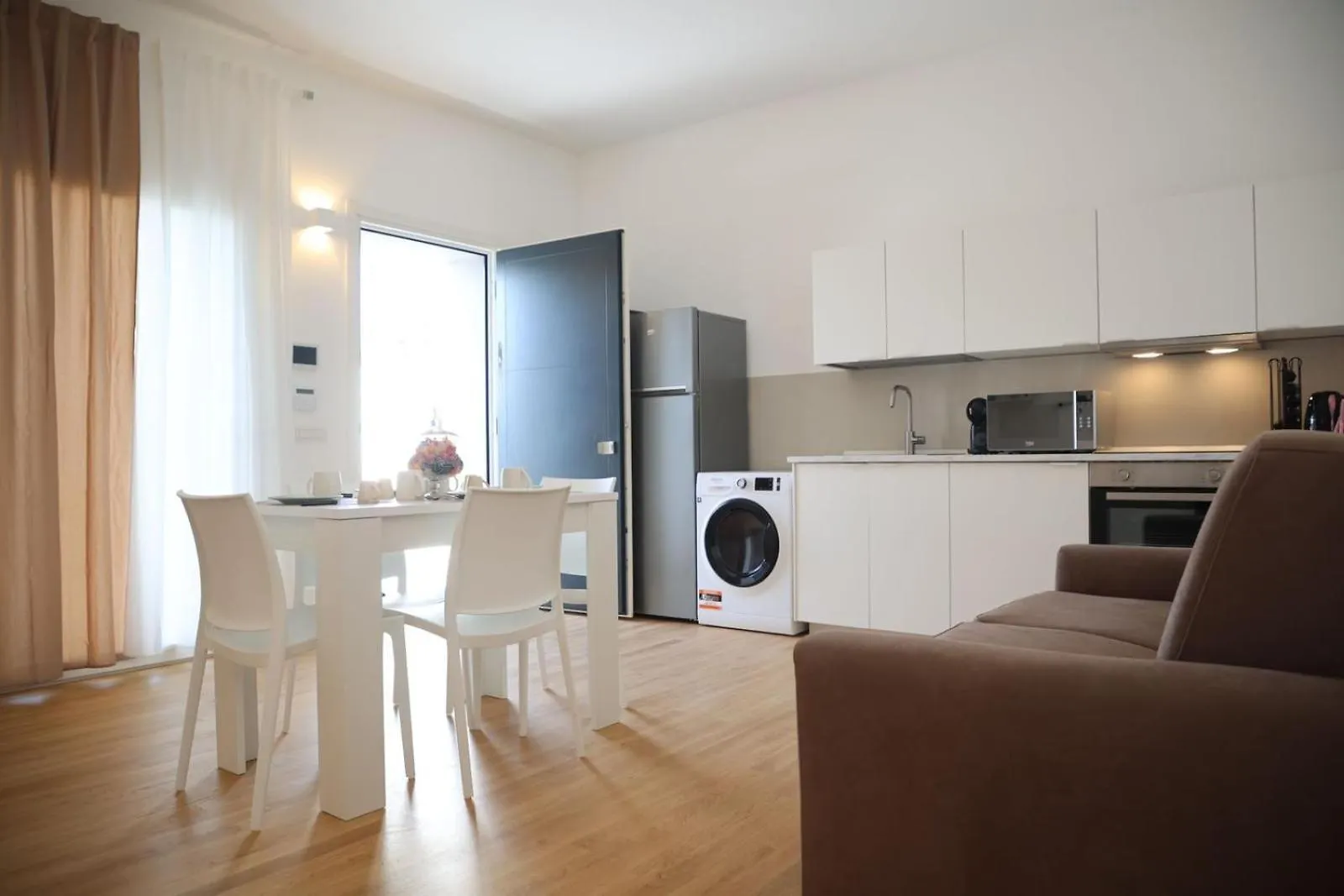 Domus Levante Apartment Μπάρι