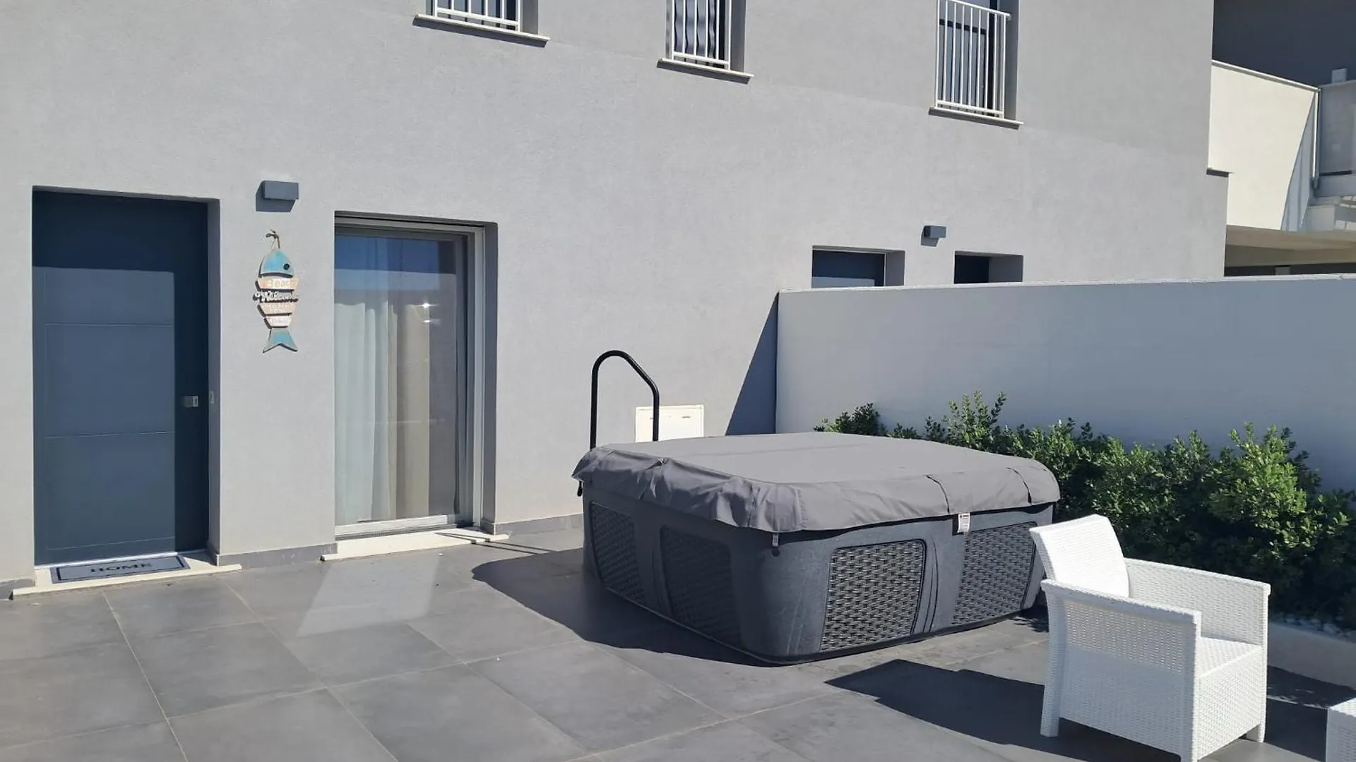 Domus Levante Apartment Μπάρι