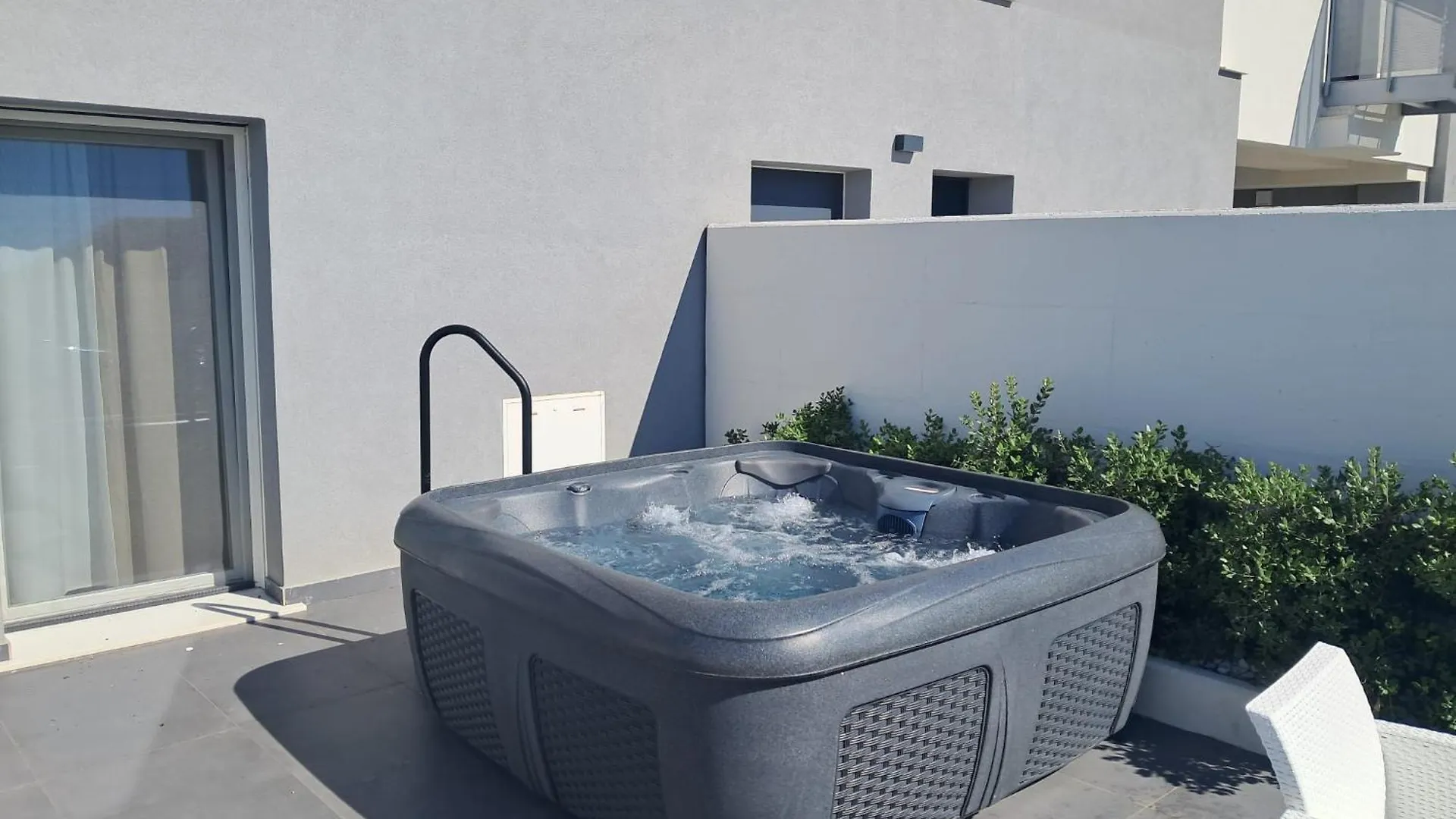 Domus Levante Apartment Μπάρι 0*,